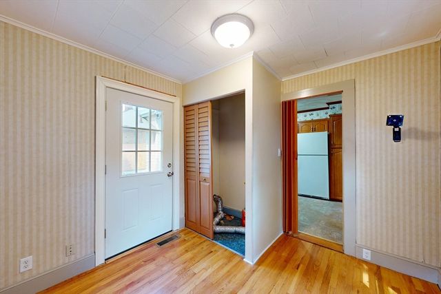 315 Hillside Ave, Holyoke, MA 01040