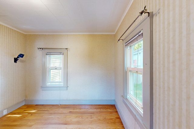 315 Hillside Ave, Holyoke, MA 01040