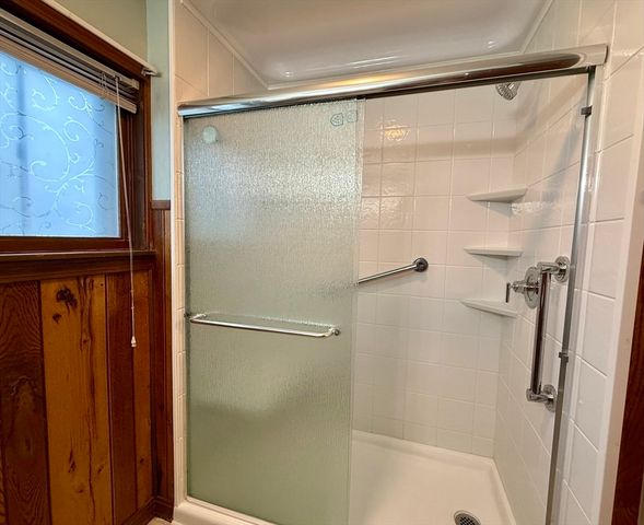 315 Hillside Ave, Holyoke, MA 01040