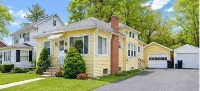 315 Hillside Ave, Holyoke, MA 01040