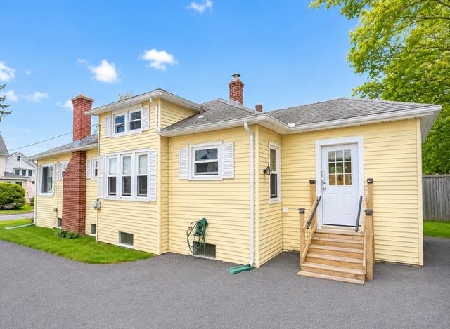 315 Hillside Ave, Holyoke, MA 01040
