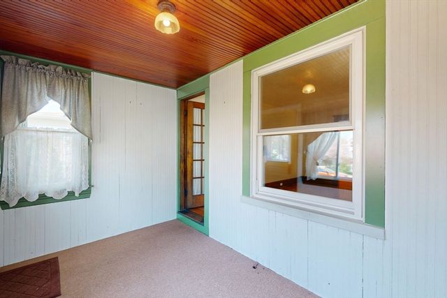 315 Hillside Ave, Holyoke, MA 01040