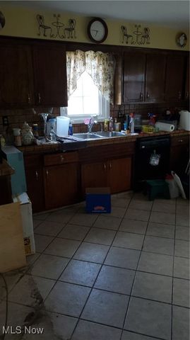 815 E 272nd Street, Euclid, OH 44132