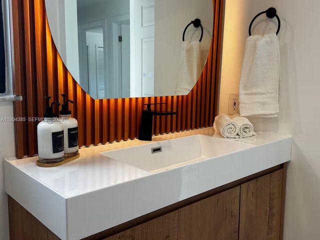 15880 SW 141st Ct, Miami, FL 33177