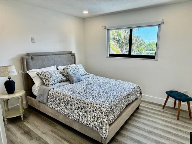 15880 SW 141st Ct, Miami, FL 33177