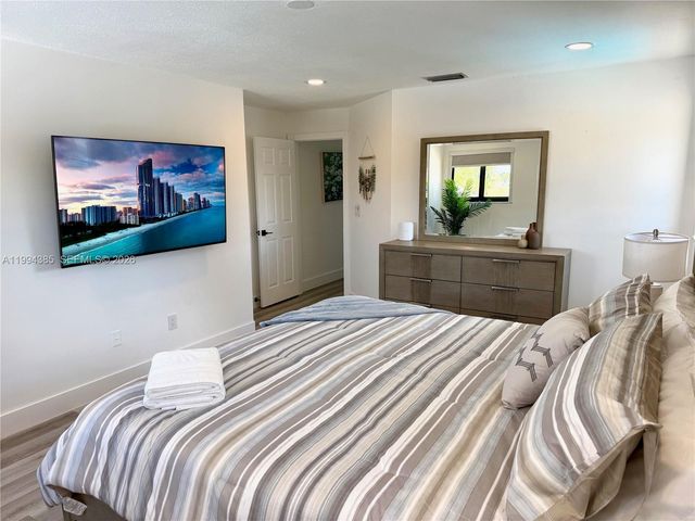 15880 SW 141st Ct, Miami, FL 33177