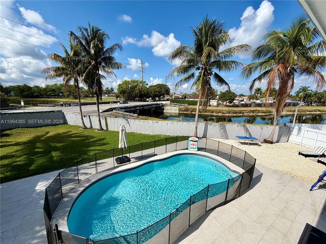 15880 SW 141st Ct, Miami, FL 33177