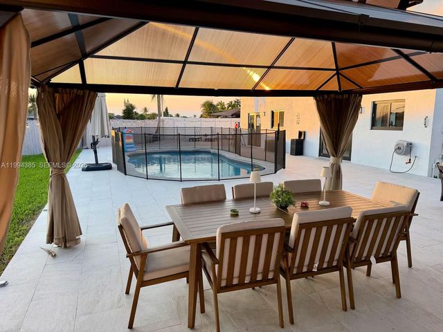 15880 SW 141st Ct, Miami, FL 33177