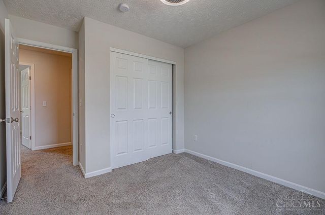 1221 Waterbury Drive, Carlisle, OH 45005