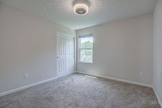 1221 Waterbury Drive, Carlisle, OH 45005