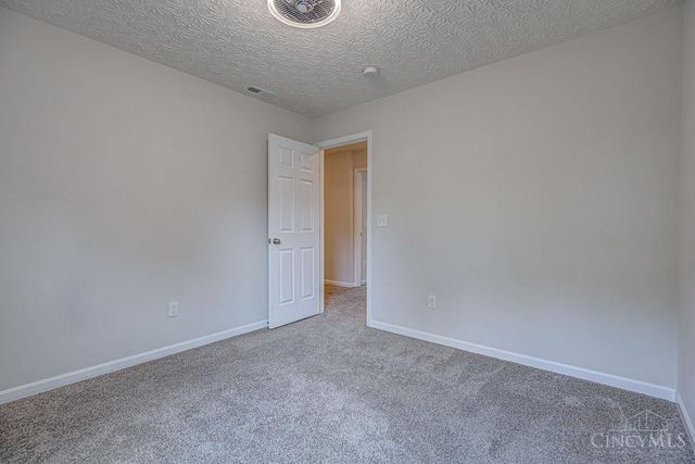 1221 Waterbury Drive, Carlisle, OH 45005