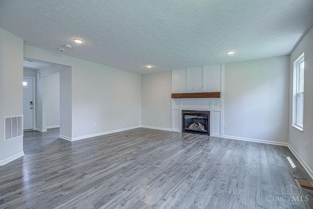 1221 Waterbury Drive, Carlisle, OH 45005