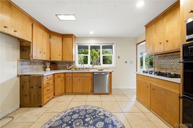 111 Lehn Springs Drive, Amherst, NY 14221
