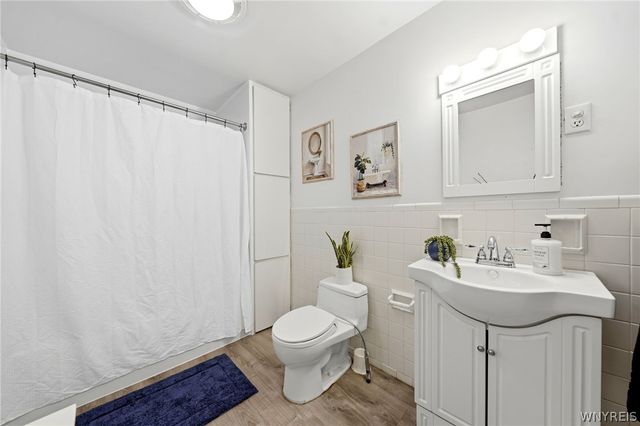 111 Lehn Springs Drive, Amherst, NY 14221