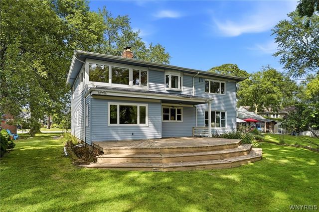 111 Lehn Springs Drive, Amherst, NY 14221