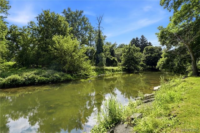 111 Lehn Springs Drive, Amherst, NY 14221