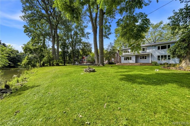 111 Lehn Springs Drive, Amherst, NY 14221