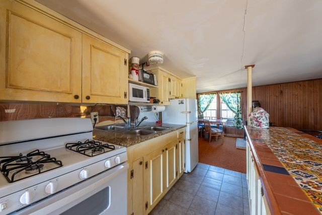 167 Buckeye Knoll Road, George West, TX 78022