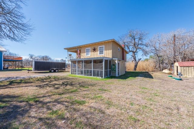 167 Buckeye Knoll Road, George West, TX 78022