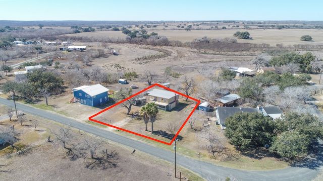 167 Buckeye Knoll Road, George West, TX 78022