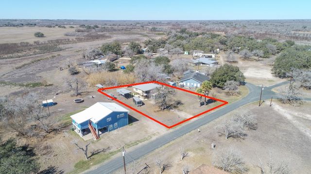 167 Buckeye Knoll Road, George West, TX 78022