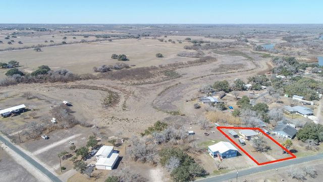 167 Buckeye Knoll Road, George West, TX 78022