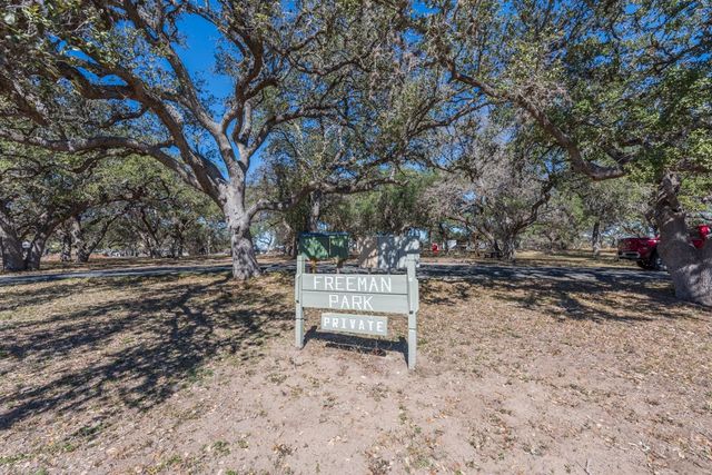 167 Buckeye Knoll Road, George West, TX 78022
