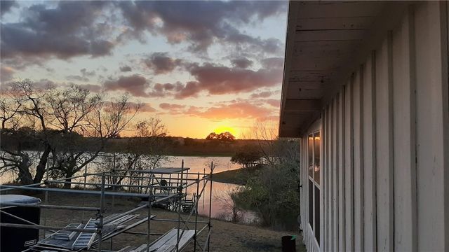 167 Buckeye Knoll Road, George West, TX 78022