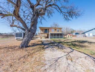 167 Buckeye Knoll Road, George West, TX 78022
