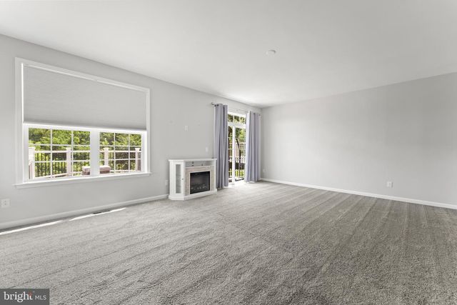 1214 RAMBLE DR, Fredericksburg, VA 22401