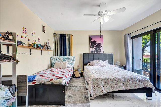 2419 NW 11th St 21-D, Miami, FL 33125