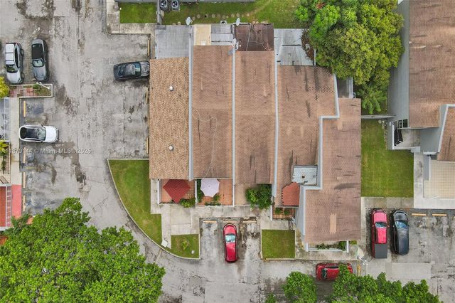 2419 NW 11th St 21-D, Miami, FL 33125