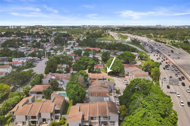 2419 NW 11th St 21-D, Miami, FL 33125