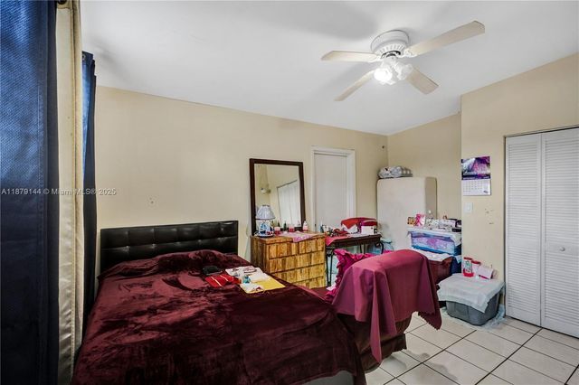 2419 NW 11th St 21-D, Miami, FL 33125