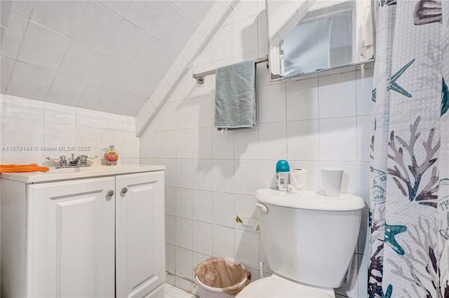 2419 NW 11th St 21-D, Miami, FL 33125