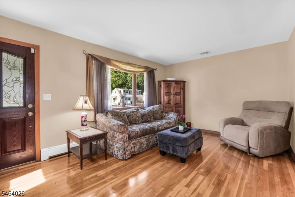 114 Lopez Rd, Cedar Grove Twp., NJ 07009 — photo 4