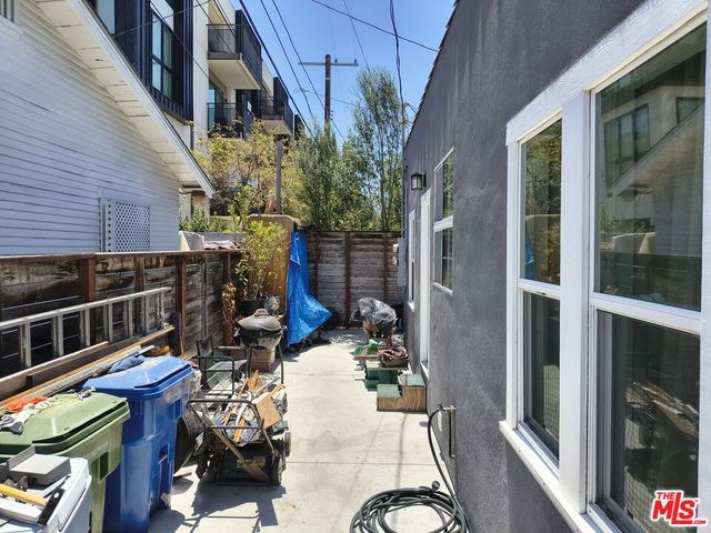 2402 Carmona Avenue, Los Angeles, CA 90016