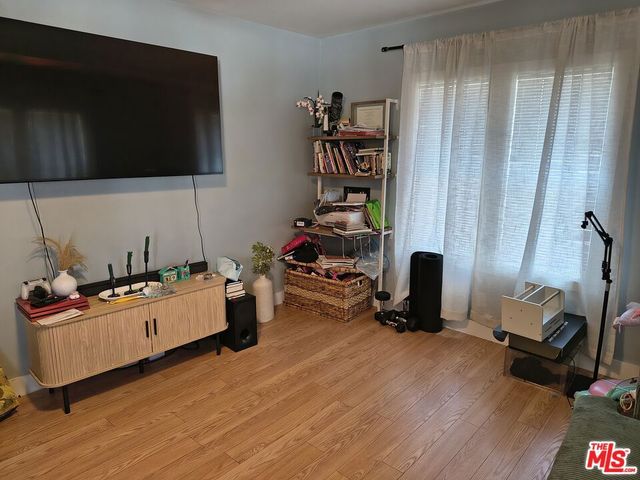 2402 Carmona Avenue, Los Angeles, CA 90016