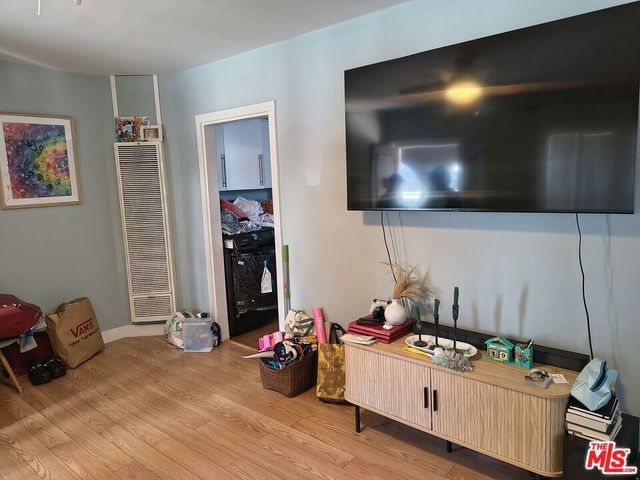 2402 Carmona Avenue, Los Angeles, CA 90016