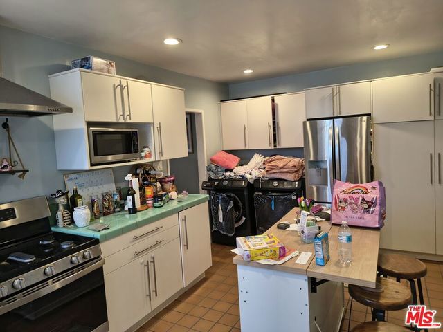 2402 Carmona Avenue, Los Angeles, CA 90016