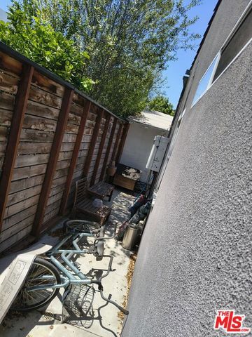 2402 Carmona Avenue, Los Angeles, CA 90016