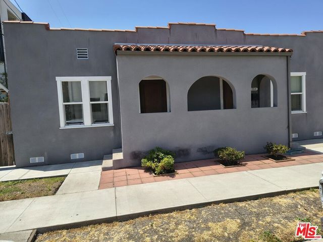 2402 Carmona Avenue, Los Angeles, CA 90016