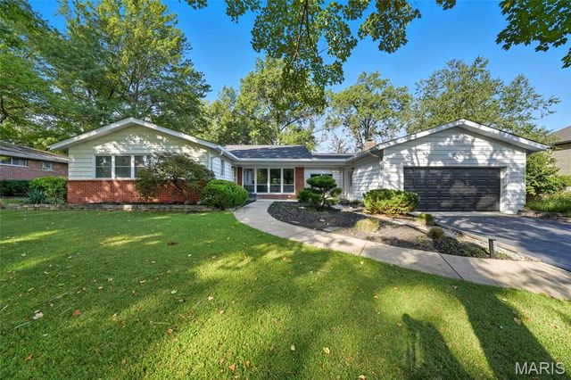 31 Bon Hills Drive, St Louis, MO 63132