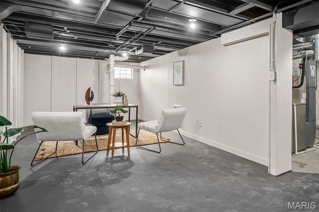 31 Bon Hills Drive, St Louis, MO 63132