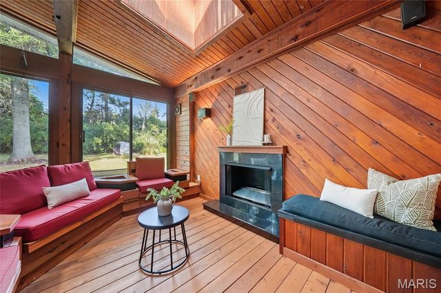 31 Bon Hills Drive, St Louis, MO 63132