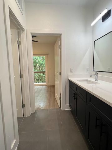 2210 Pearl ST 202, Austin, TX 78705