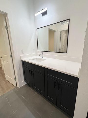 2210 Pearl ST 202, Austin, TX 78705