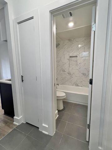 2210 Pearl ST 202, Austin, TX 78705