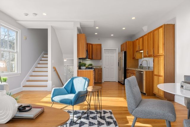 32 Stedman 32, Boston, MA 02130