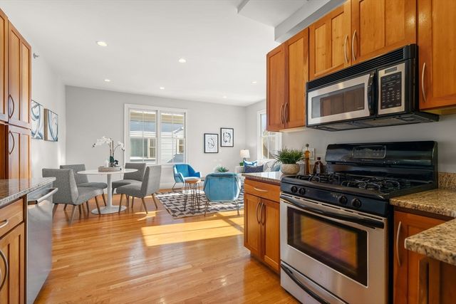 32 Stedman 32, Boston, MA 02130